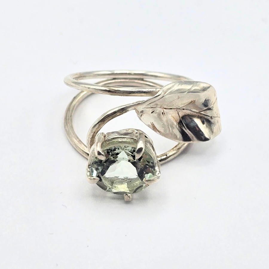 Product image of the Elaris Ring