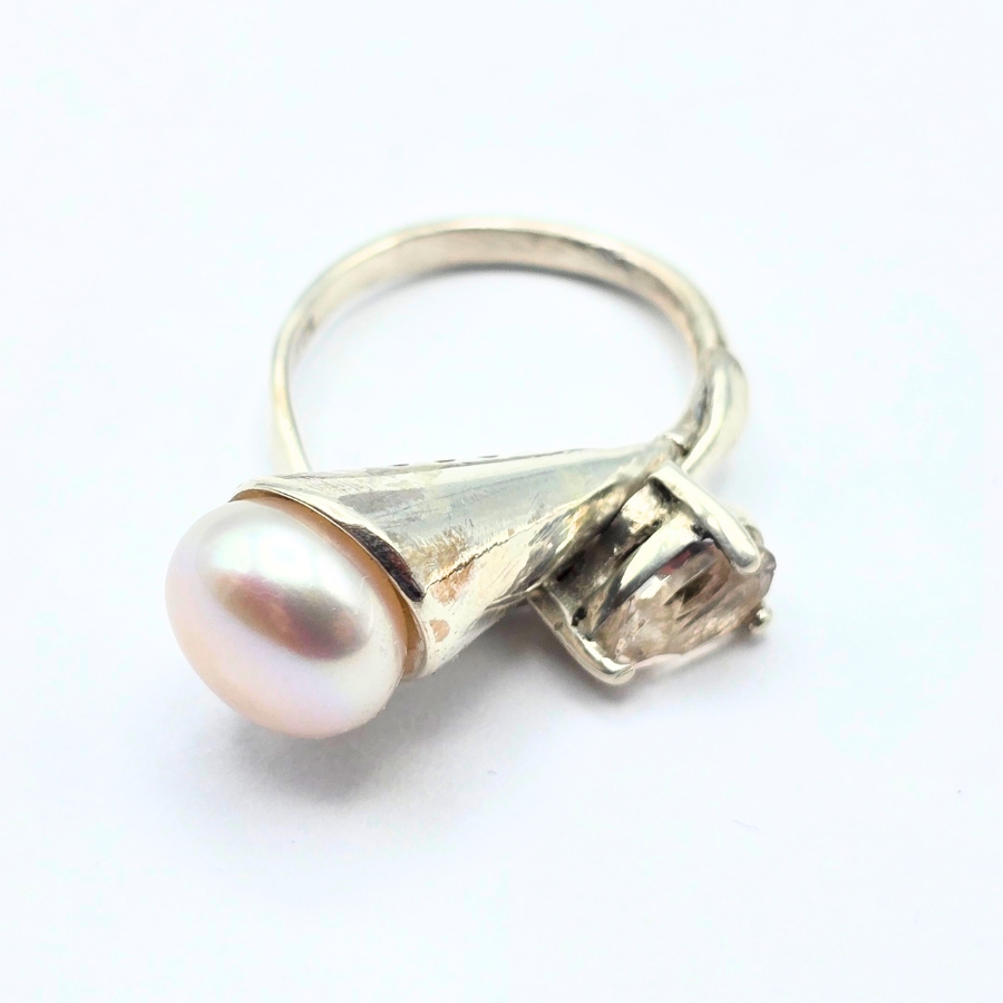 Product image of the Luna Mare Ring